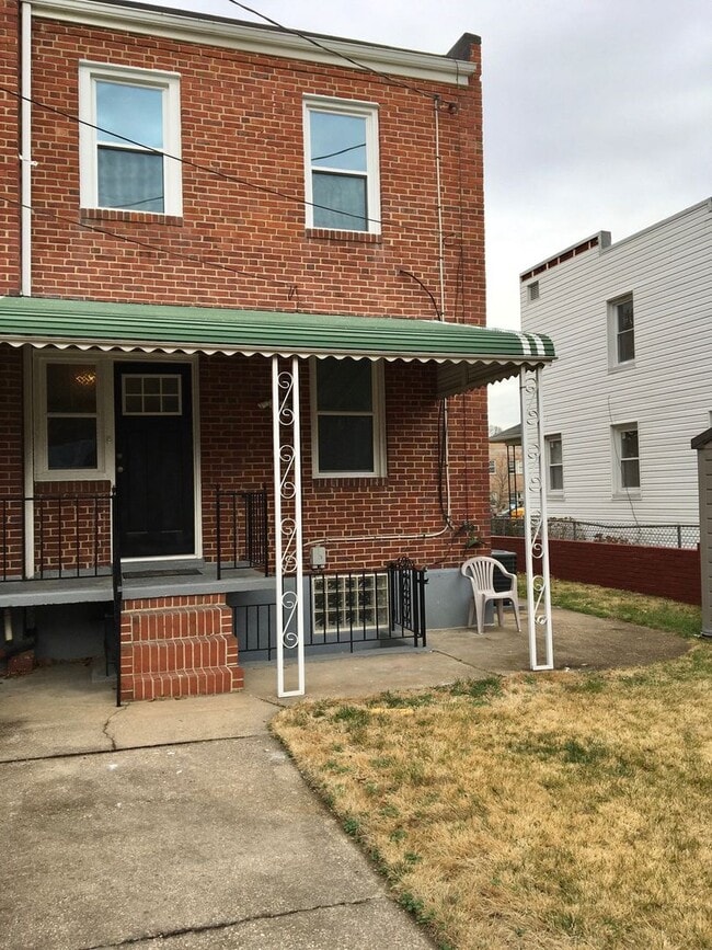 Building Photo - Charming 3 Bedroom/2 Bathroom in Hamilton,...