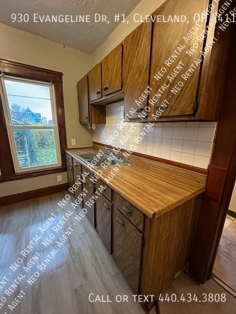 Foto del edificio - 930 Evangeline Rd