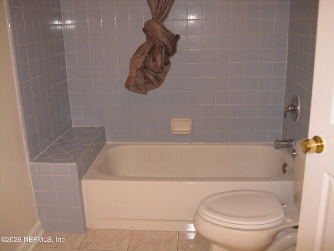 Foto del edificio - 8464 3 Creeks Blvd