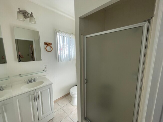 Foto del edificio - 840 Centinela Ave