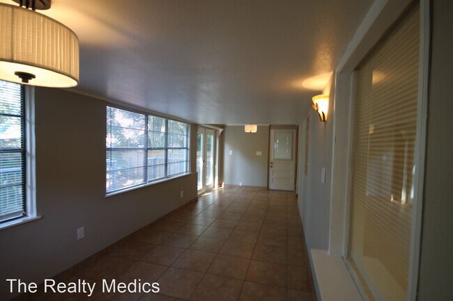 Foto del edificio - 2 br, 1 bath House - 1338 Belgrade Ave