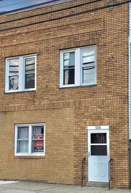 Building Photo - 504 Valley Brook Ave
