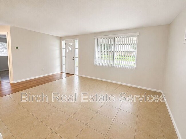 Building Photo - 2552 Chancery Dr
