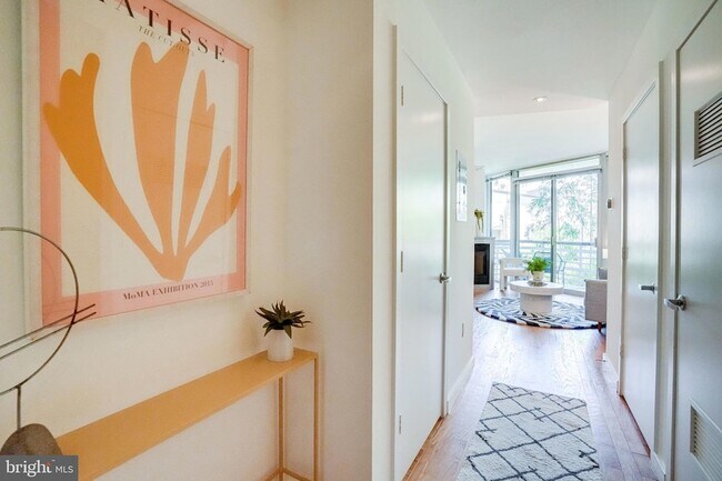Foto del edificio - 1300 13th St NW