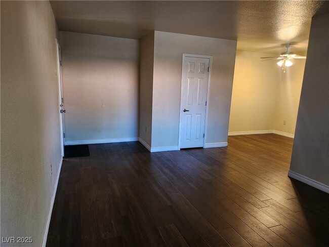 Building Photo - 2606 S Durango Dr
