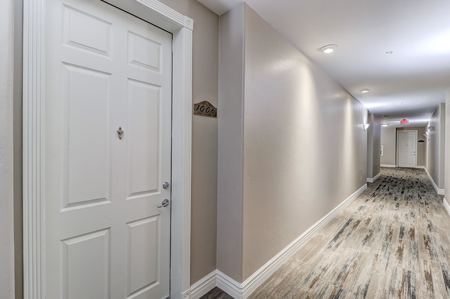 Building Photo - 5450 E Deer Valley Dr