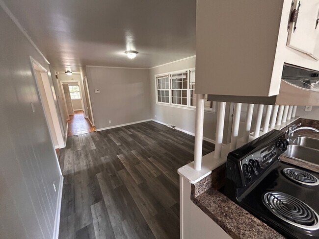Foto del edificio - 3214 Lewisburg Dr NW