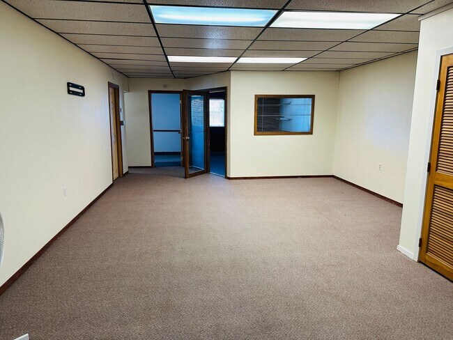 Foto del edificio - Pet Friendly 2 bedroom with Laundry and Off Street Parking