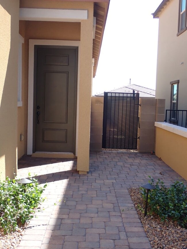 Building Photo - Beautiful Single Story Summerlin Home In L...