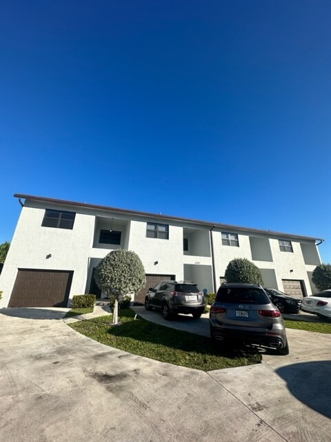 entire complex - 6045 Pierce St