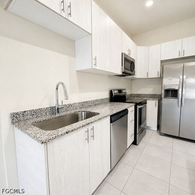 Foto del edificio - 3313 SW 8th Pl