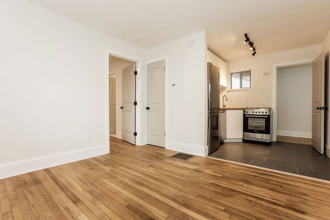 Foto del edificio - 755 St Charles Ave NE