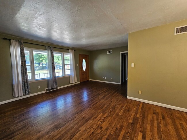 Foto del edificio - (3) Bed/(2) Bath in Core Norman! Pet Negotiable!