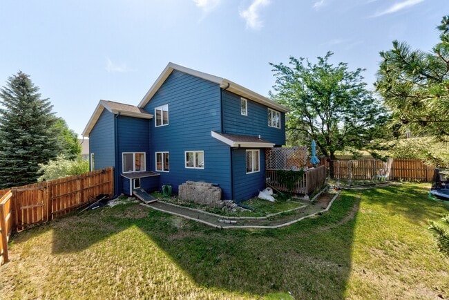 Building Photo - 4025 Wild Flower Dr