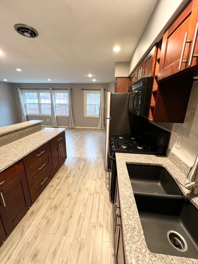 Foto del edificio - 20301 Shelburne Rd