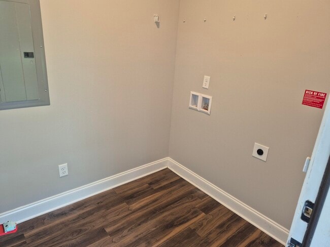 Building Photo - 2277 Pund Ave