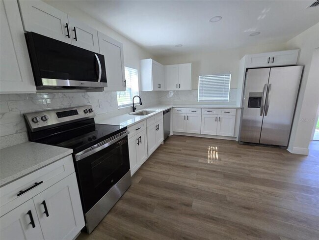 Building Photo - 416 W Ianthe St