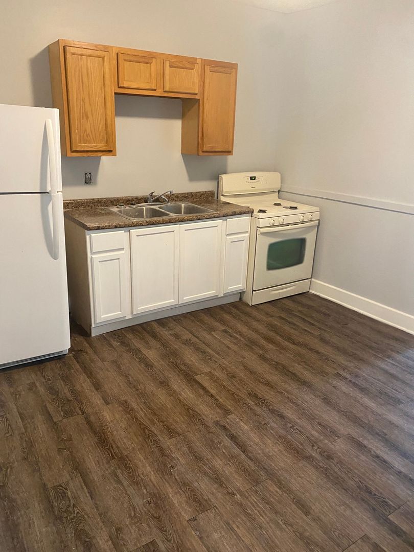 3550 Seymour Ave Cleveland, OH 44113 – photo 4