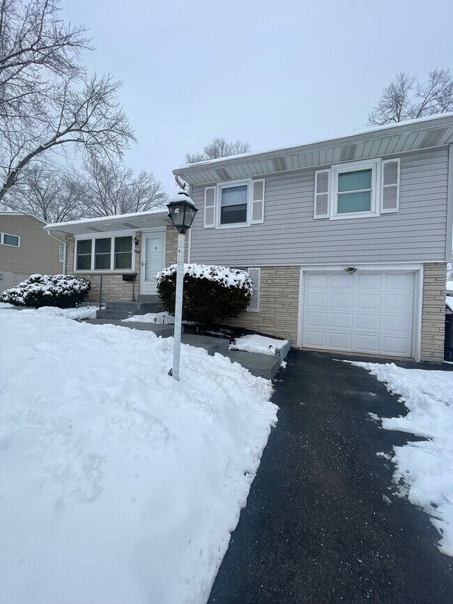 Foto del edificio - 117 Briarwood Dr