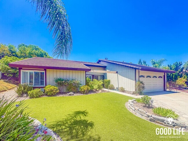 Foto del edificio - Spacious 3BD/2BA Home in Rancho Bernardo with Large Backyard w/ Garden Beds & 2-Car Garage