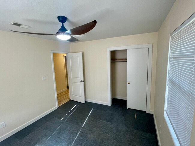 Foto del edificio - 217 Concordia Blvd