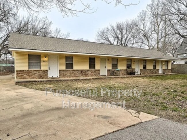 Building Photo - 516 N Ponca Ave