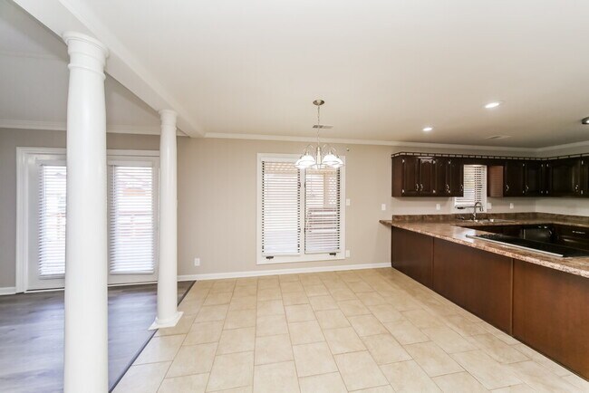 Foto del edificio - 6404 Evergreen Dr