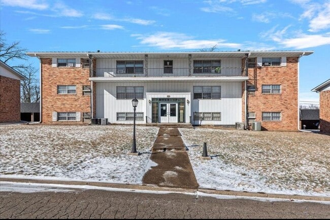 Building Photo - 103 S Elder Ln