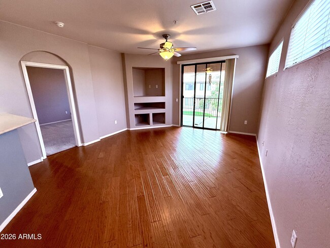 Foto del edificio - 705 W Queen Creek Rd