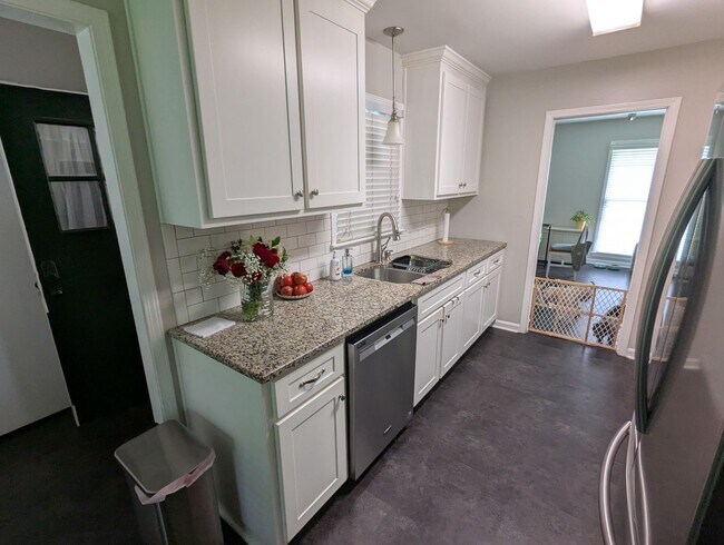 Foto del edificio - Nice 3 bedroom 2 Bath in Heritage Hills