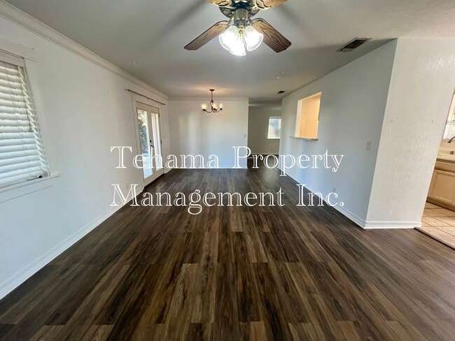 Building Photo - Beautiful 3 bedroom 2 bath home in Red Bluff