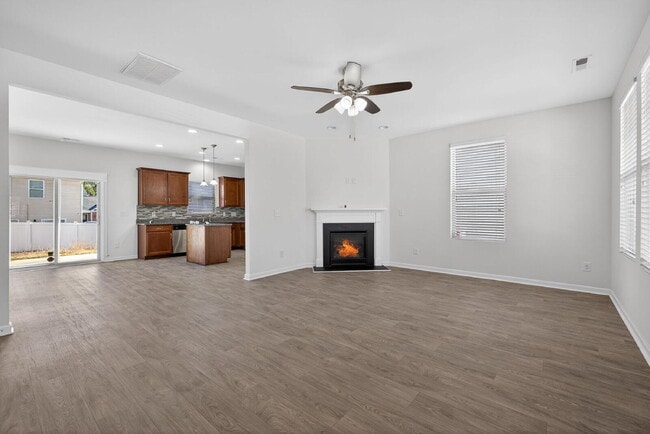 Building Photo - 3625 Tule Spring St