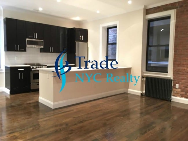 Building Photo - 168 E 91st St