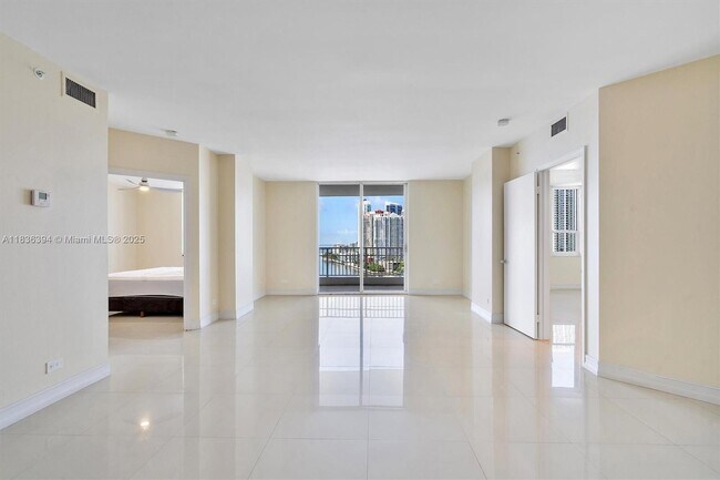 Foto del edificio - 701 Brickell Key Blvd