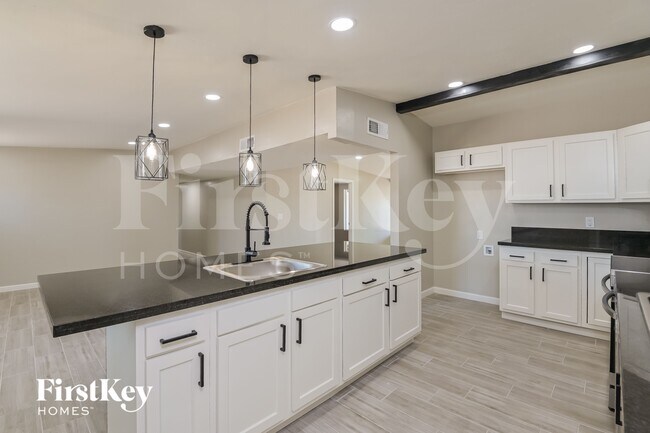 Foto del edificio - 9240 E Dolores St