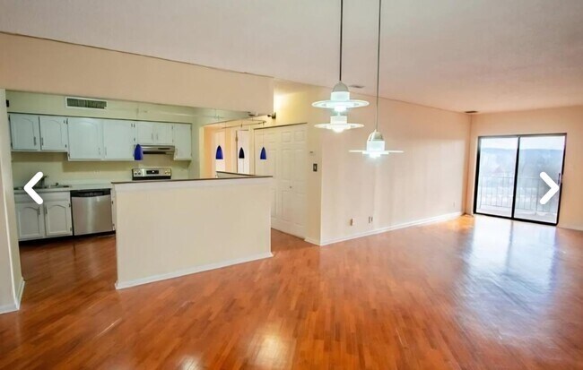 Building Photo - 20729 Valley Forge Cir
