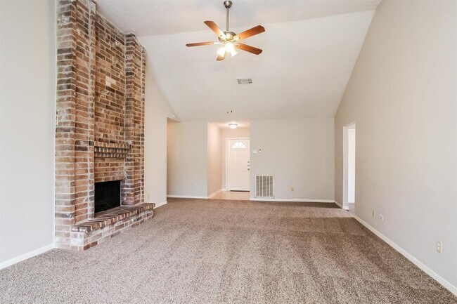 Building Photo - 3618 Village Grove Dr