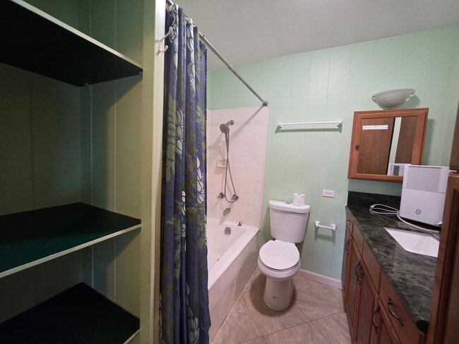 Foto del edificio - AVAILABLE NOW! 3 bed, 1.5 bath with 2 parking in Kailua.