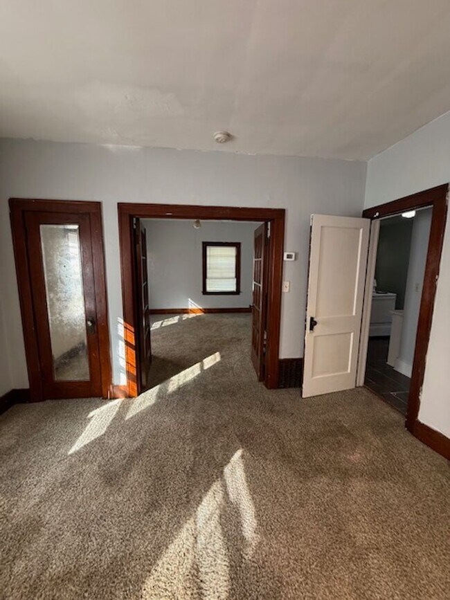 Foto del edificio - 1610 Military Ave