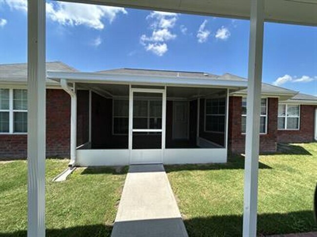 Building Photo - 510 Wyckfield Way