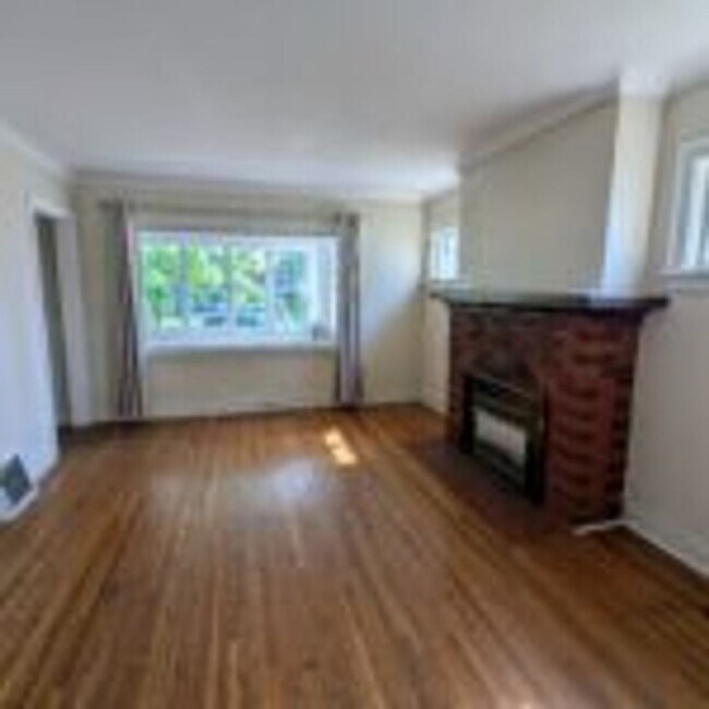 Foto del edificio - 1307 N 20th Ave E