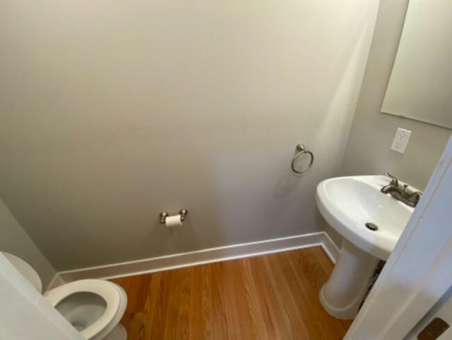 Foto del edificio - 335 Cantrell St