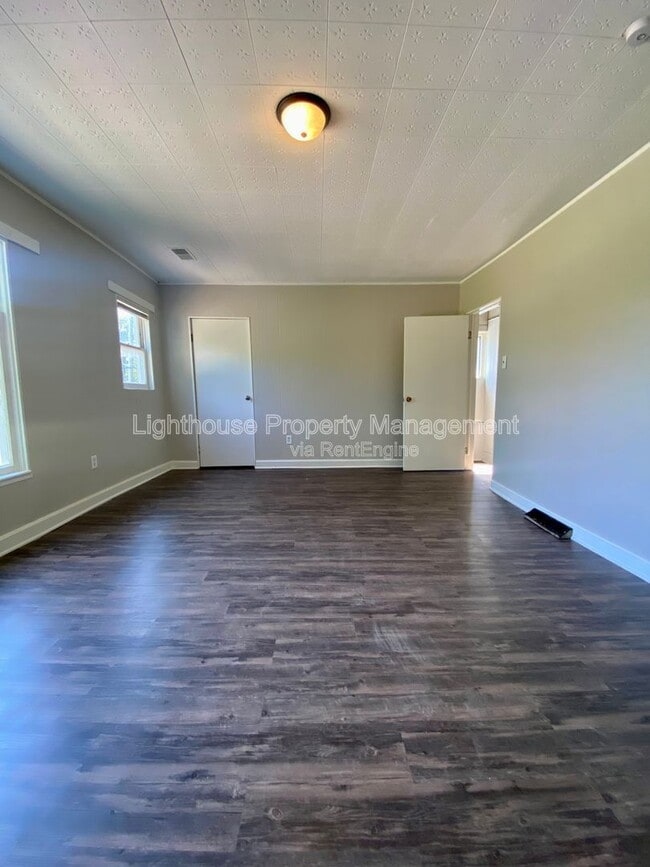 Building Photo - 98 E Van Buren St