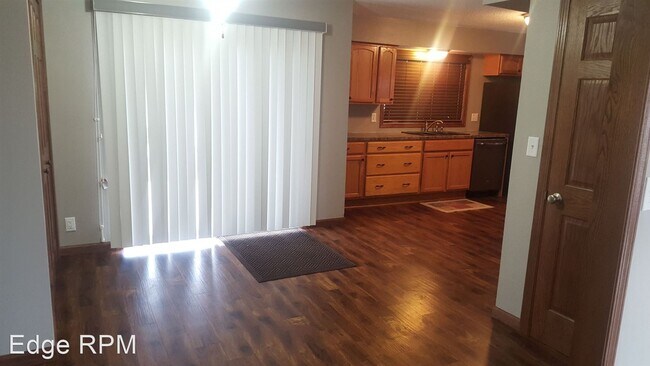 Building Photo - 2 br, 1 bath House - 2735 E Washburn Road
