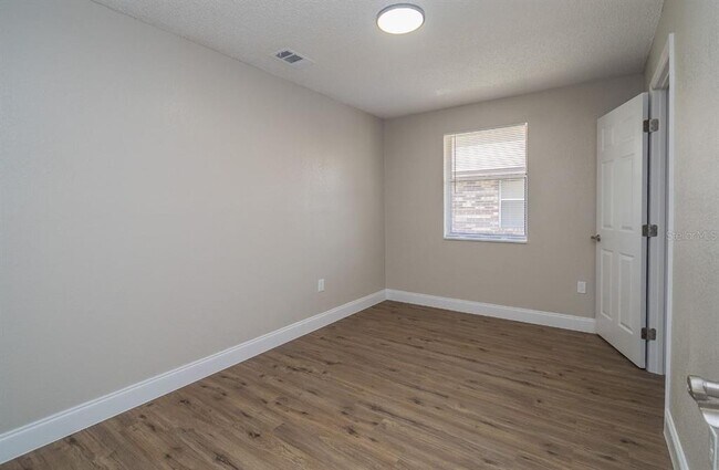 Building Photo - 1134 Gilmore Ave