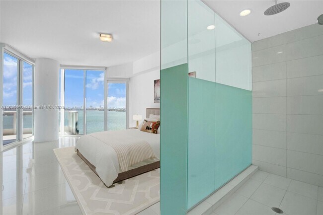 Foto del edificio - 2020 N Bayshore Dr