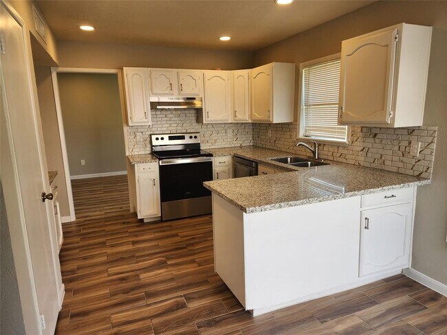 Foto del edificio - 10146 Horseshoe Bend Dr