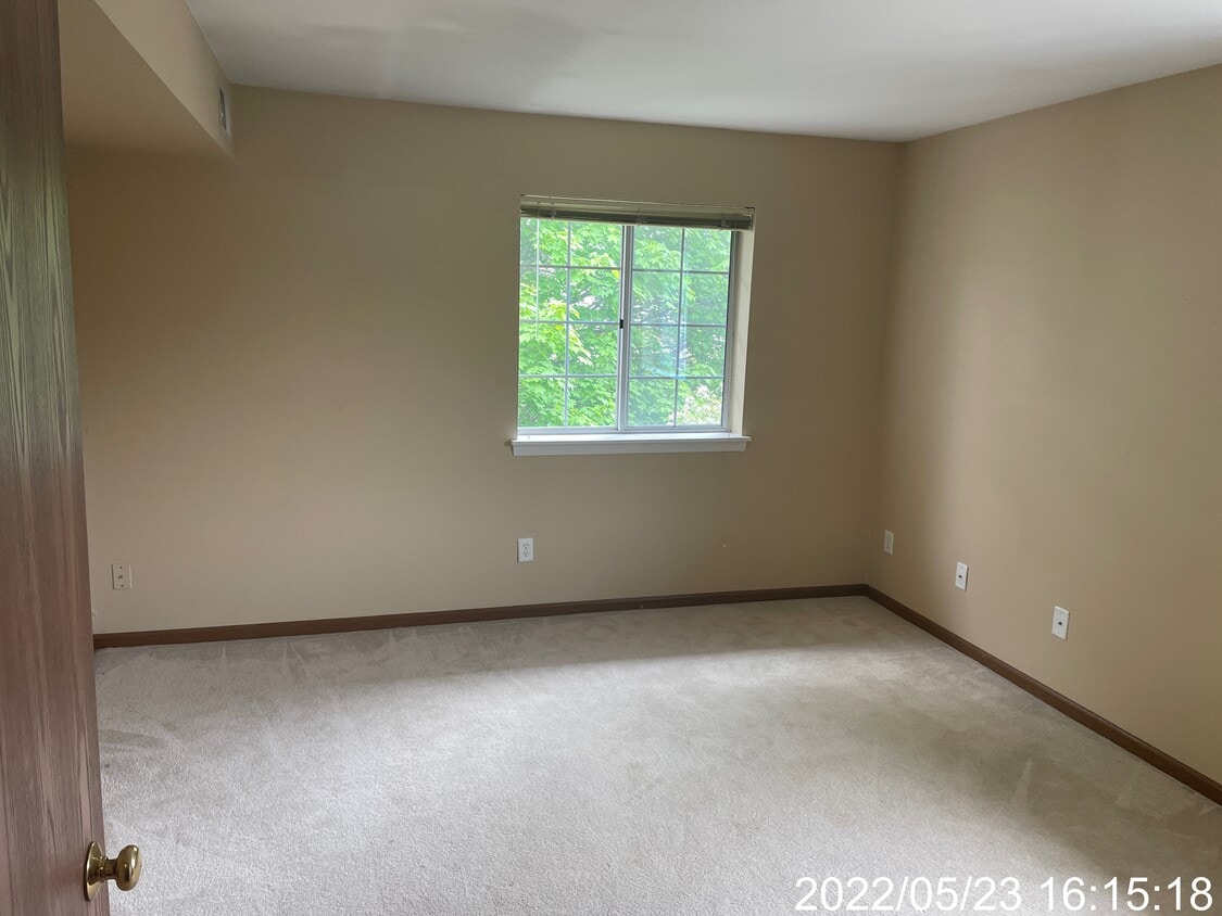 n110w16973 Ashbury Cir Unit 6, Germantown, WI 53022 Condo for Rent in
