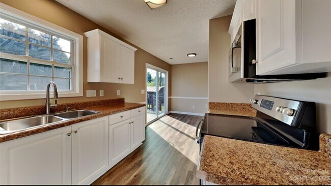 Building Photo - 1617 Whetstone Ct