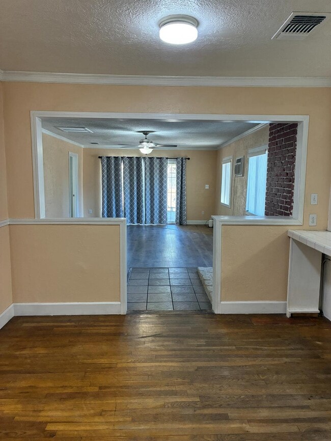 Building Photo - 3092 W Floradora Ave